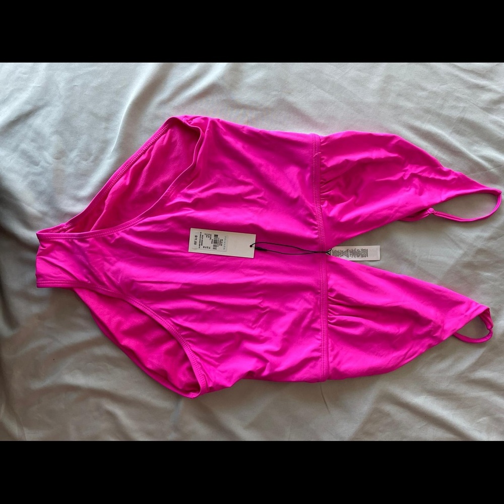 Hot one-piece swimming suit